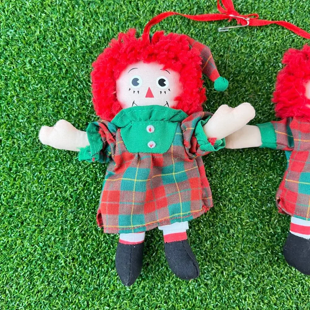 Raggedy Ann and Andy add touch